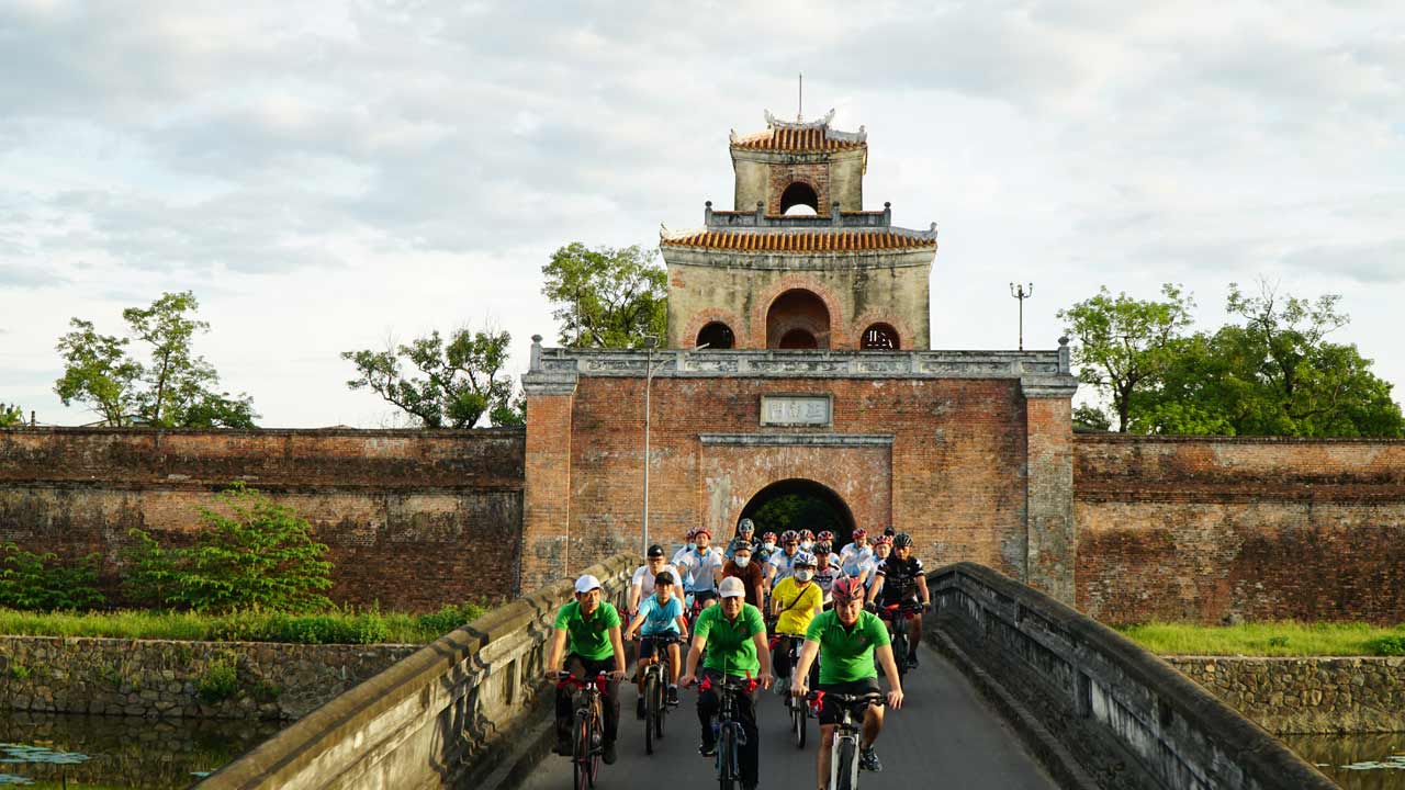 Grand Cycle Tour from Ho Chi Minh City to Hanoi 21 Days